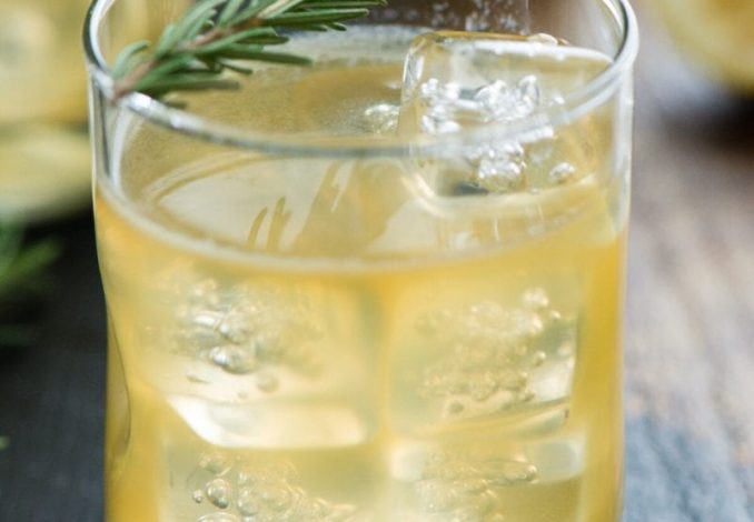 Lemon Rosemary Whisky Sour 2